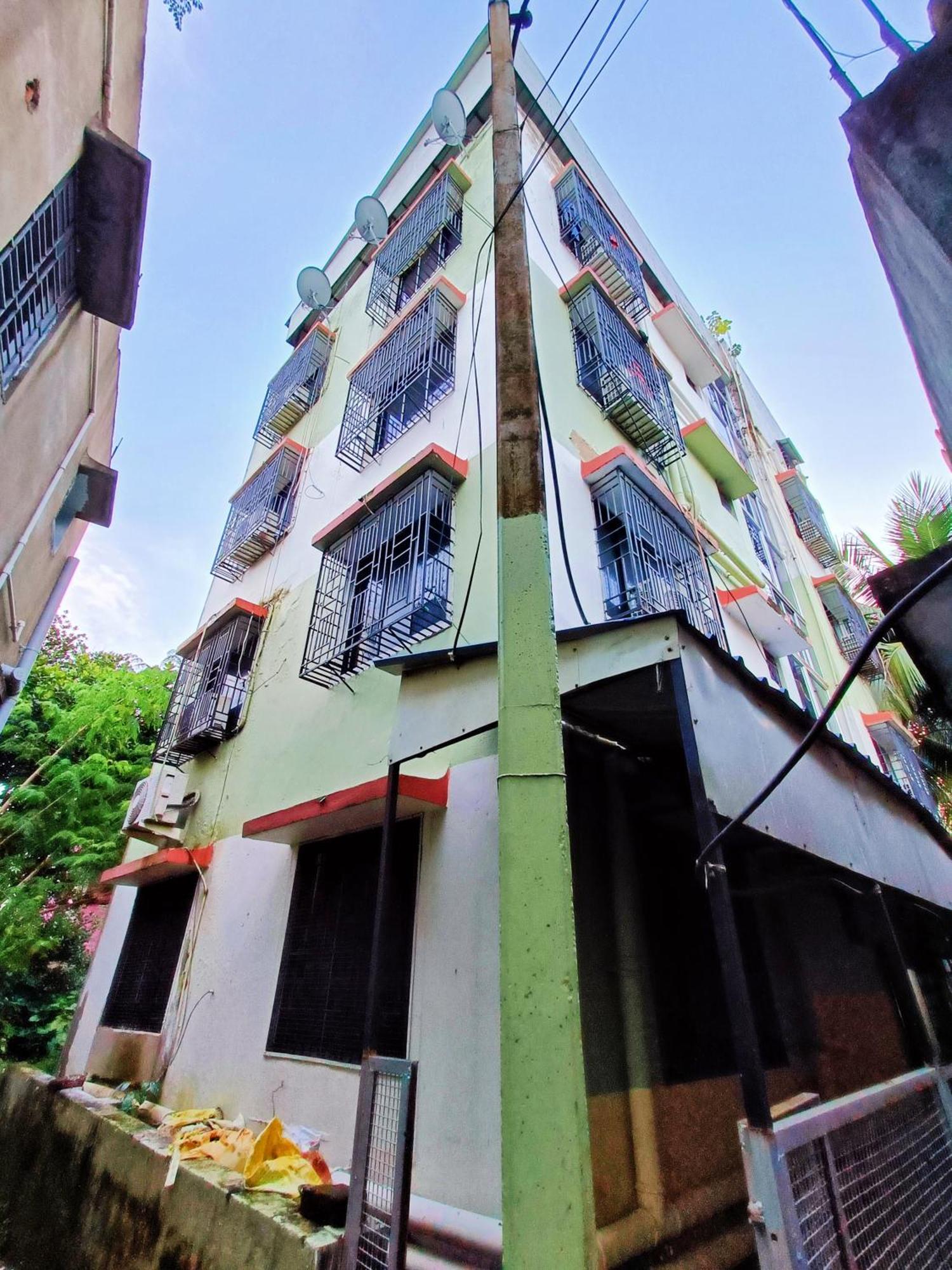 Rest Inn Hotel Newtown Road Near Tata Medical Kolkata Exterior photo